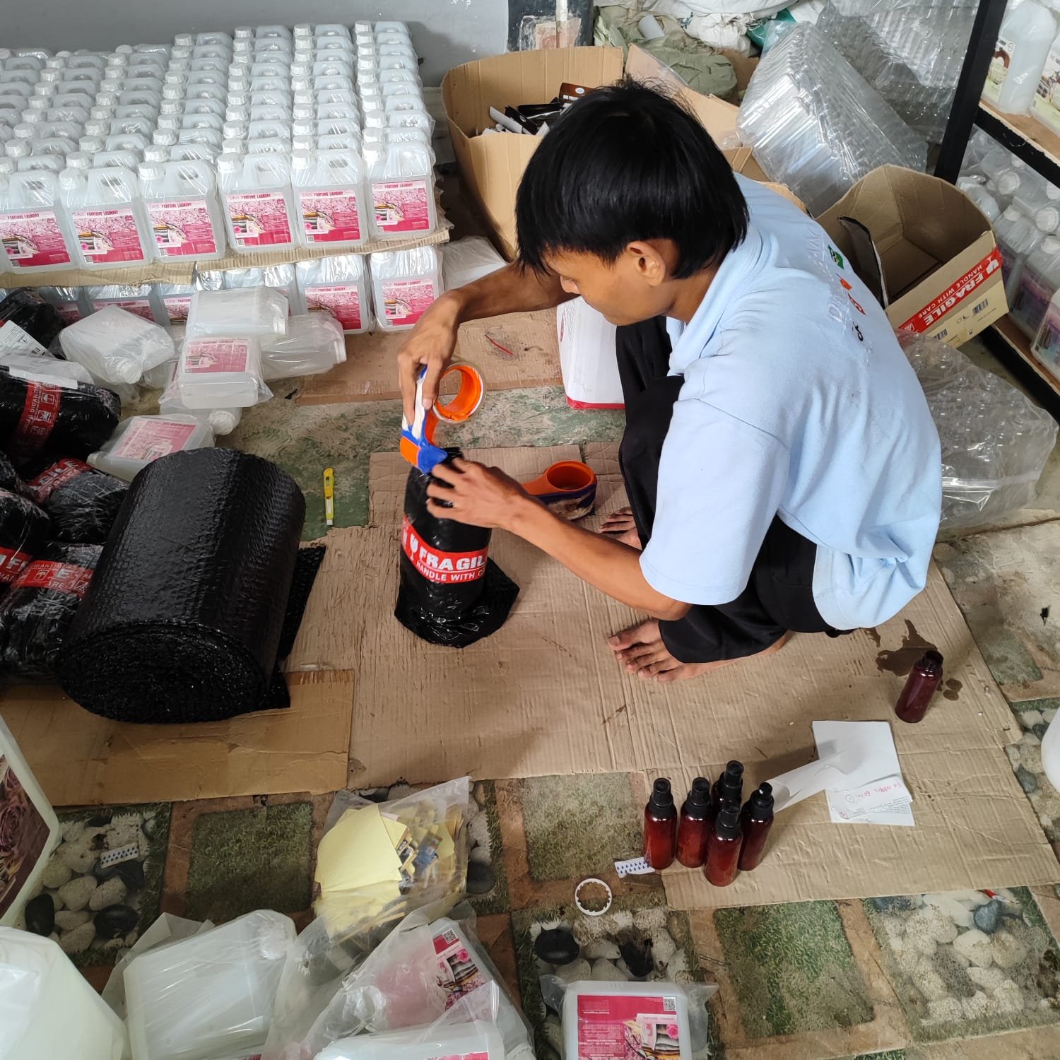Proses pengemasan produk DNS Clean